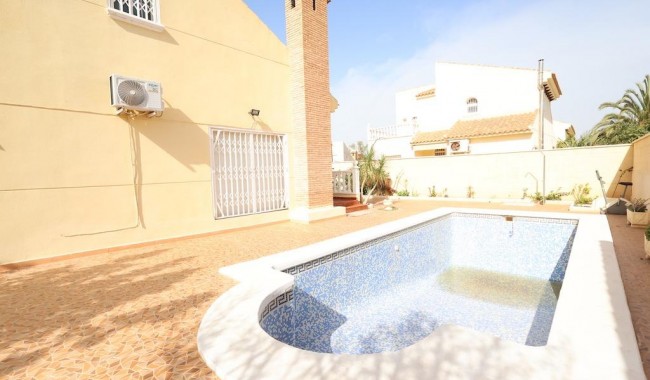 Brukt - Villa - Orihuela Costa - Playa Flamenca