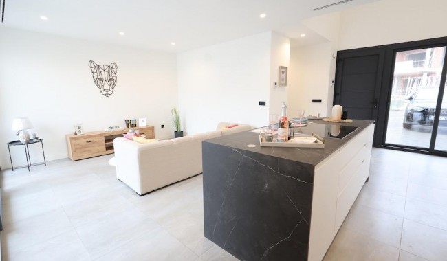 Begagnad - Villa - Los Alcázares - Santa Rosalia Lake and Life Resort