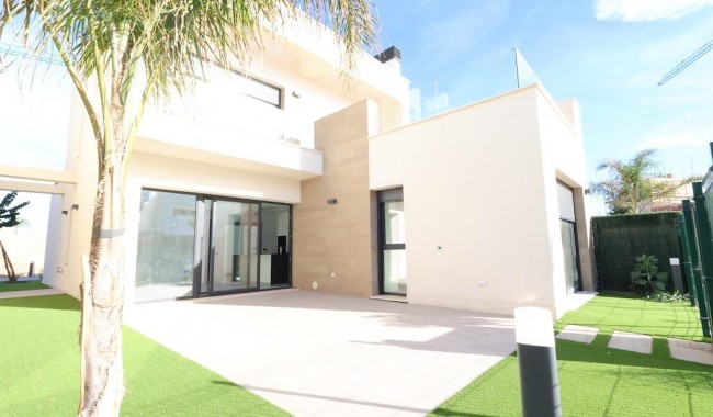 Begagnad - Villa - Los Alcázares - Santa Rosalia Lake and Life Resort