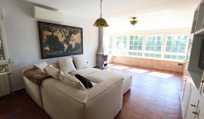 Resale - Villa - Orihuela Costa - Villamartín