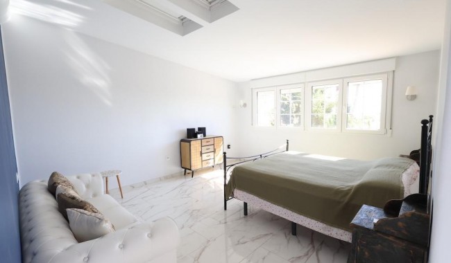 Resale - Villa - Orihuela Costa - Villamartín