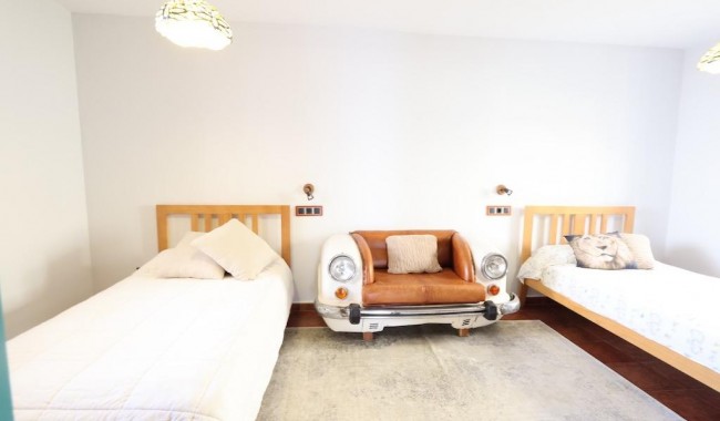 Resale - Villa - Orihuela Costa - Villamartín