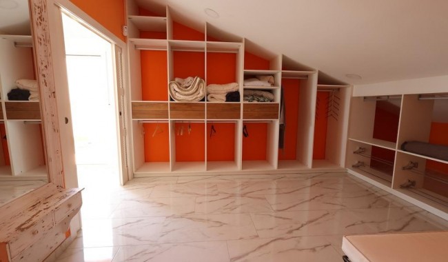 Resale - Villa - Orihuela Costa - Villamartín