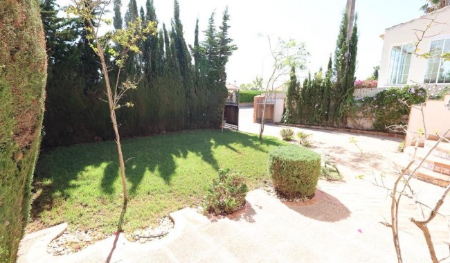 Resale - Villa - Orihuela Costa - Villamartín