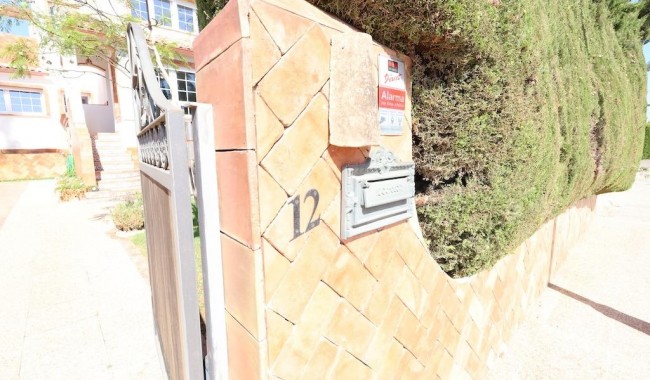 Resale - Villa - Orihuela Costa - Villamartín