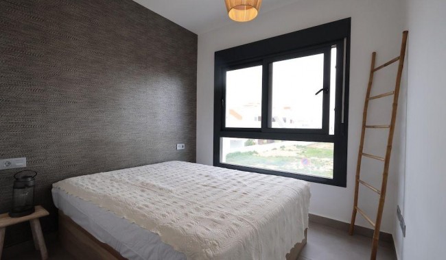 Resale - Bungalow - Pilar de La Horadada - Zona Pueblo
