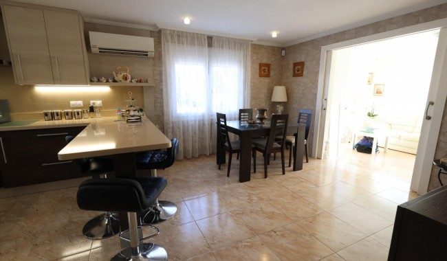 Segunda mano - Villa - Torrevieja - Los Balcones