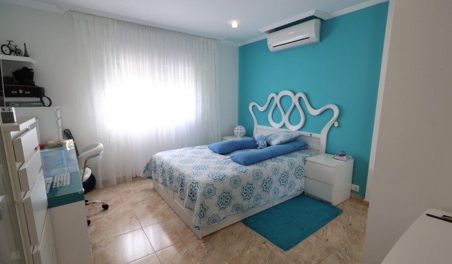 Segunda mano - Villa - Torrevieja - Los Balcones