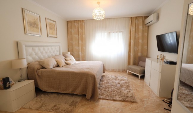 Segunda mano - Villa - Torrevieja - Los Balcones