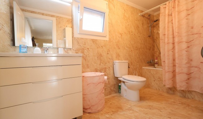 Segunda mano - Villa - Torrevieja - Los Balcones