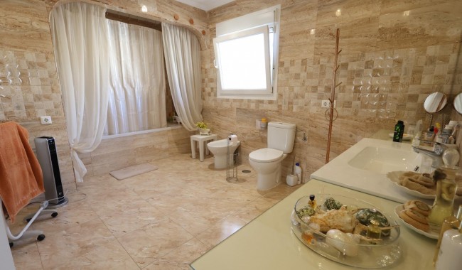 Segunda mano - Villa - Torrevieja - Los Balcones