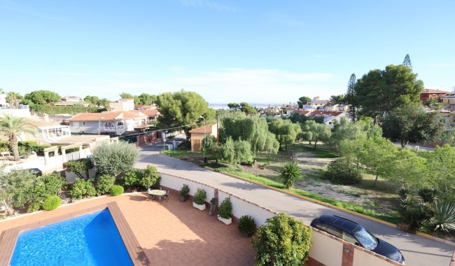 Segunda mano - Villa - Torrevieja - Los Balcones