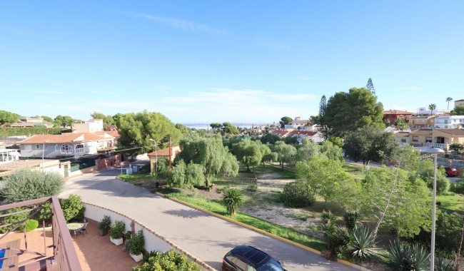 Segunda mano - Villa - Torrevieja - Los Balcones