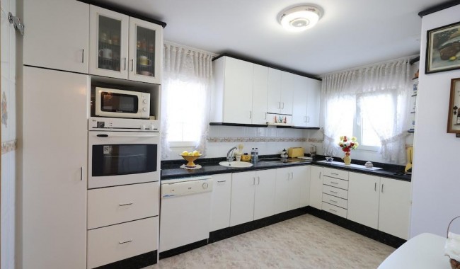 Resale - Villa - Orihuela Costa - Villamartín