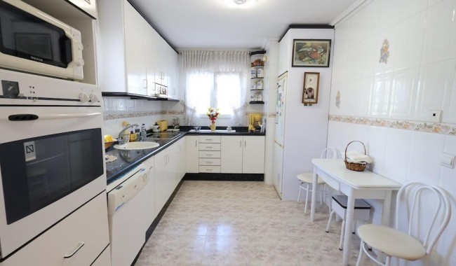 Resale - Villa - Orihuela Costa - Villamartín