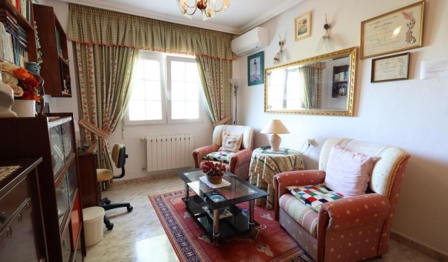 Resale - Villa - Orihuela Costa - Villamartín