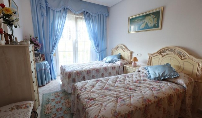 Resale - Villa - Orihuela Costa - Villamartín
