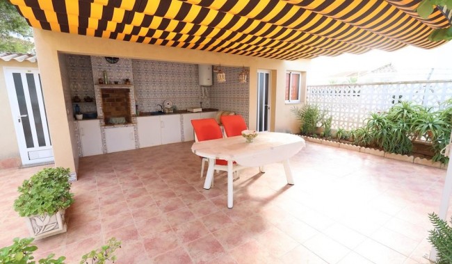 Resale - Villa - Orihuela Costa - Villamartín