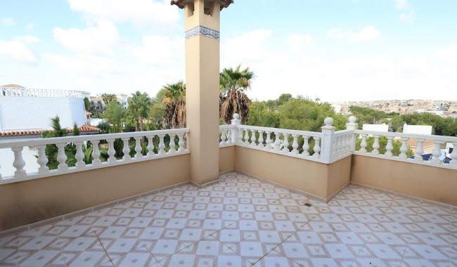 Resale - Villa - Orihuela Costa - Villamartín