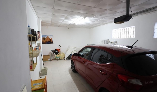 Resale - Villa - Orihuela Costa - Villamartín