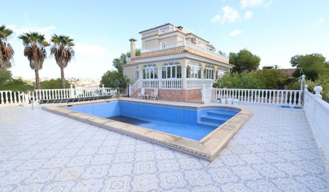 Resale - Villa - Orihuela Costa - Villamartín