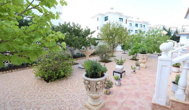 Resale - Villa - Orihuela Costa - Villamartín