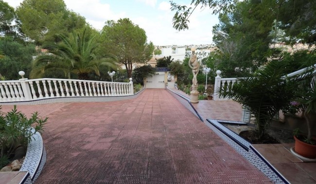 Resale - Villa - Orihuela Costa - Villamartín