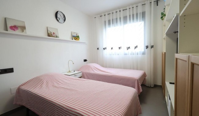 Sprzedaż - Bungalow - Orihuela costa - La Zenia