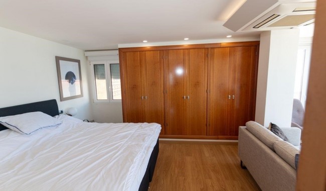 Resale - Apartment - Torrevieja - Playa del cura