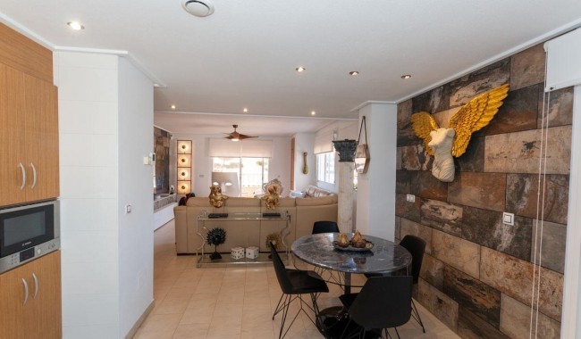 Resale - Apartment - Orihuela Costa - Los Dolses
