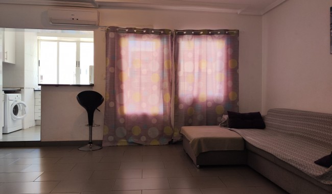 Resale - Apartment - Torrevieja - Centro