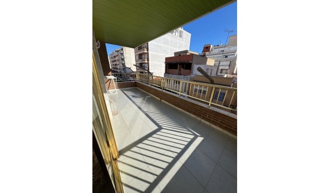 Resale - Apartment - Torrevieja - Centro