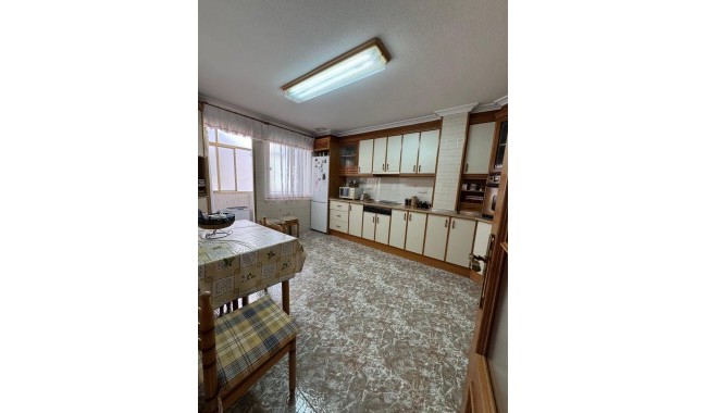 Resale - Apartment - Torrevieja - Centro