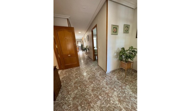 Resale - Apartment - Torrevieja - Centro