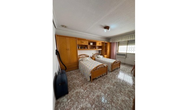 Resale - Apartment - Torrevieja - Centro