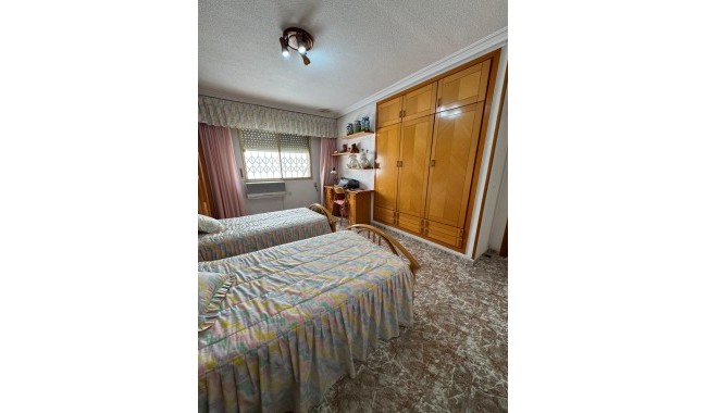 Resale - Apartment - Torrevieja - Centro