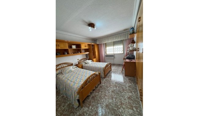 Resale - Apartment - Torrevieja - Centro