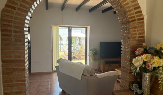 Segunda mano - Villa - Jacarilla