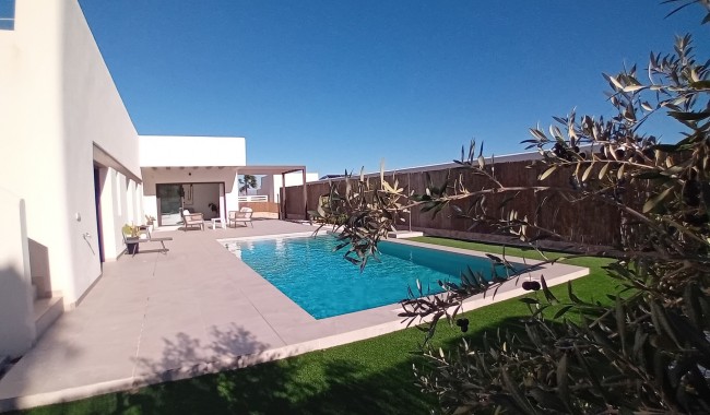 Segunda mano - Villa - Algorfa