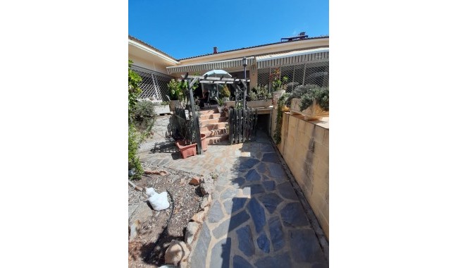 Resale - Villa - Villamartín