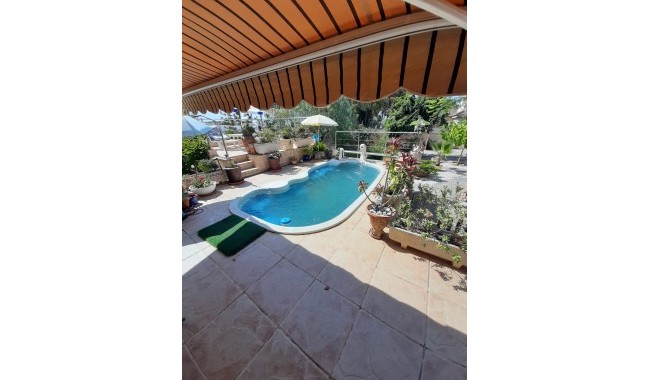Resale - Villa - Villamartín
