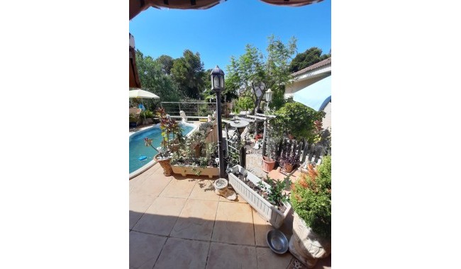 Resale - Villa - Villamartín