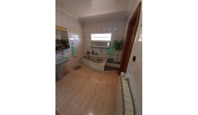 Resale - Villa - Villamartín