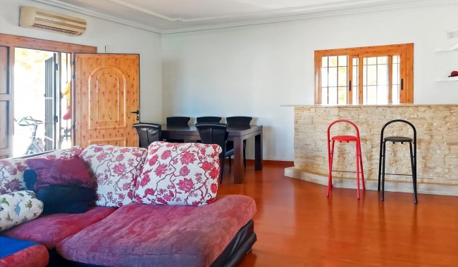 Resale - Villa - Torrevieja