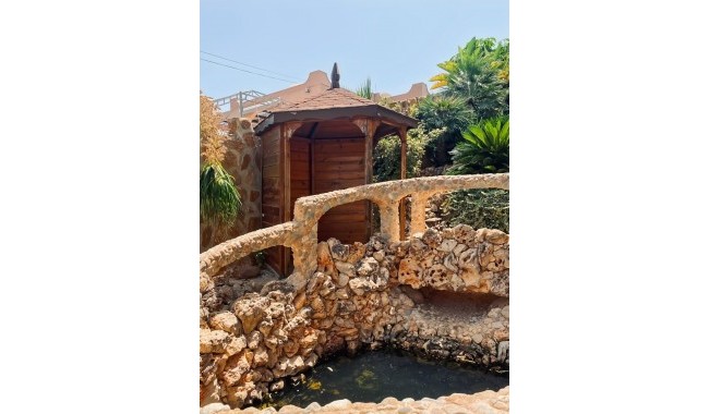 Resale - Villa - Torrevieja