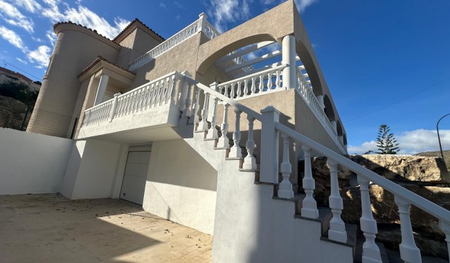 Resale - Villa - El Campello