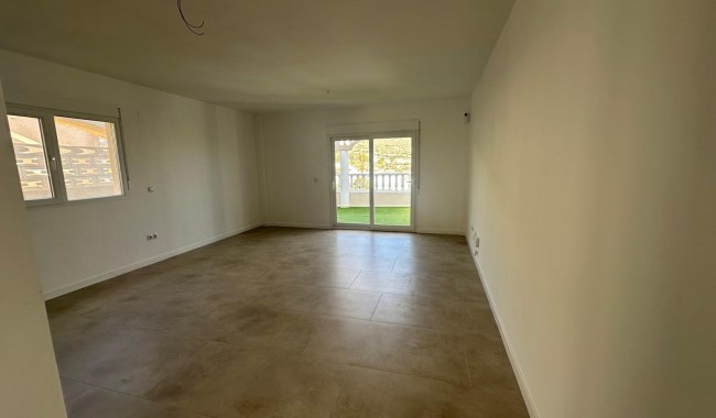 Resale - Villa - El Campello
