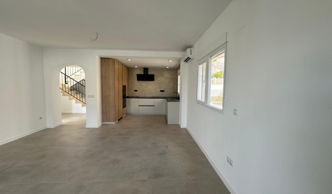 Resale - Villa - El Campello
