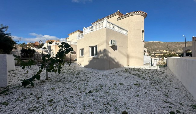 Resale - Villa - El Campello