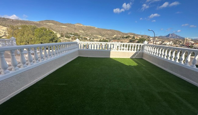 Resale - Villa - El Campello